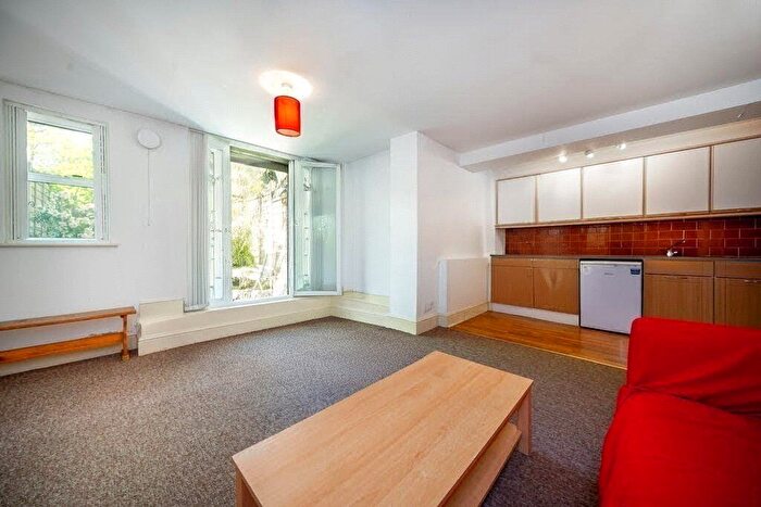 1 Bedroom Flat To Rent In Camden Road, Holloway, London, N7