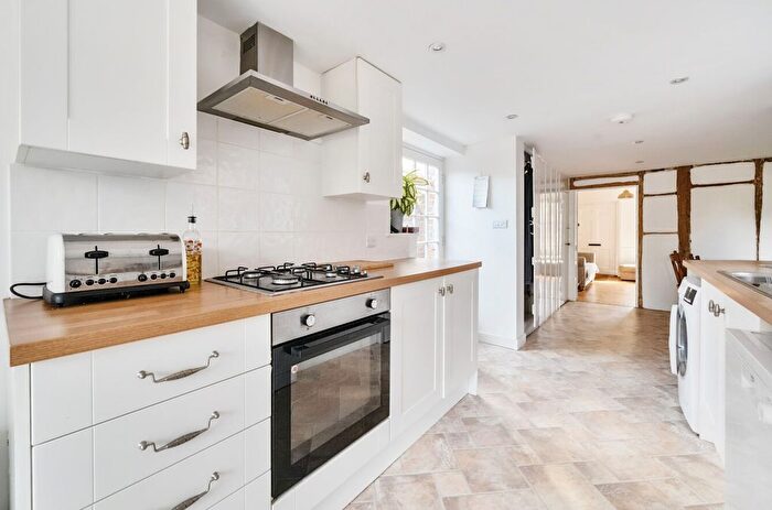 2 Bedroom Cottage For Sale In Church Road, Westbourne, PO10