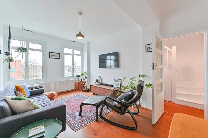 2 Bedroom Flat For Sale In Brixton Hill Court, Brixton Hill, London, SW2