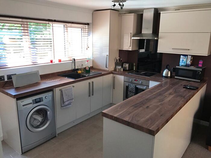 2 Bedroom Apartment To Rent In Jubilee Gardens; New Mills., SK22