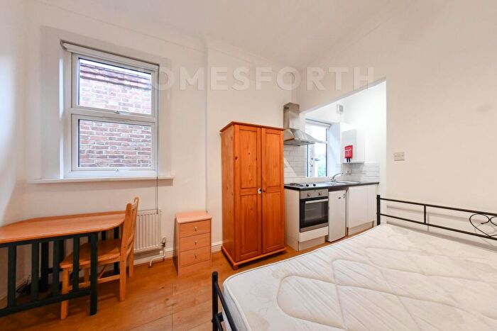 Studio To Rent In Manstone Road, Cricklewood, NW2