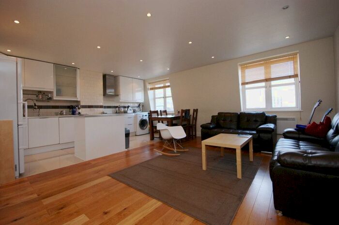 2 Bedroom Flat To Rent In Britannia Street, Kings Cross, WC1X