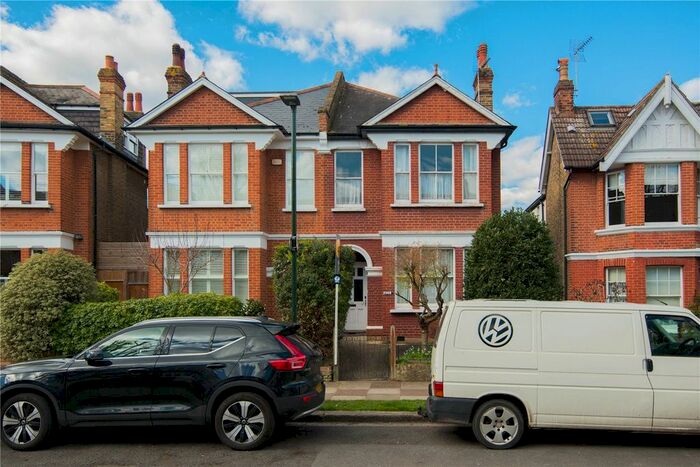 2 Bedroom Flat To Rent In Palewell Park, East Sheen, London, SW14