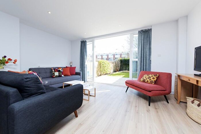 3 Bedroom Maisonette To Rent In Maskelyne Close, SW11