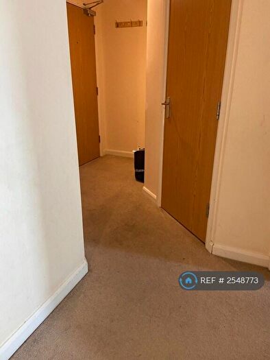 2 Bedroom Flat To Rent In Foundry Court, Slough, SL2