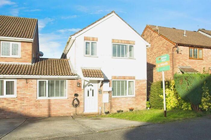 3 Bedroom Link Detached House For Sale In Davis Avenue, Bryncethin, Bridgend, CF32