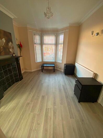 2 Bedroom Flat To Rent In Churchill Avenue, Coventry, CV6