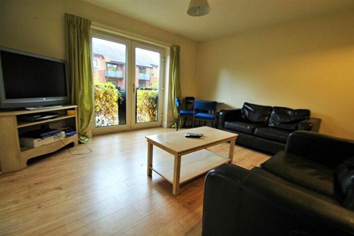 2 Bedroom Apartment To Rent In Ashville Road, Burley, Leeds, LS4