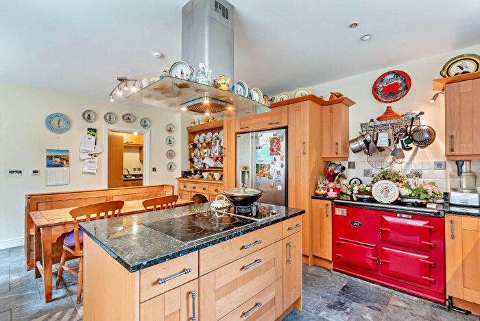 5 Bedroom Detached House For Sale In Holt Close, Wickham, Fareham, Hampshire, PO17