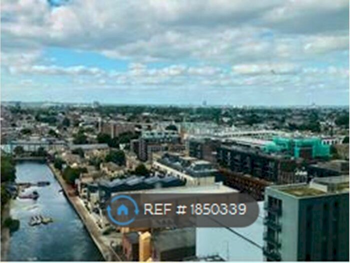 2 Bedroom Flat To Rent In Carrara Tower, London, EC1V