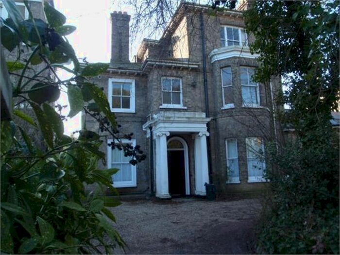 1 Bedroom Flat To Rent In Lexden Road, Colchester, Essex., CO3