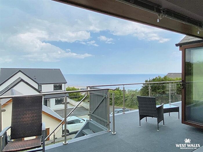 4 Bedroom Detached House For Sale In Pendine, Carmarthen, SA33