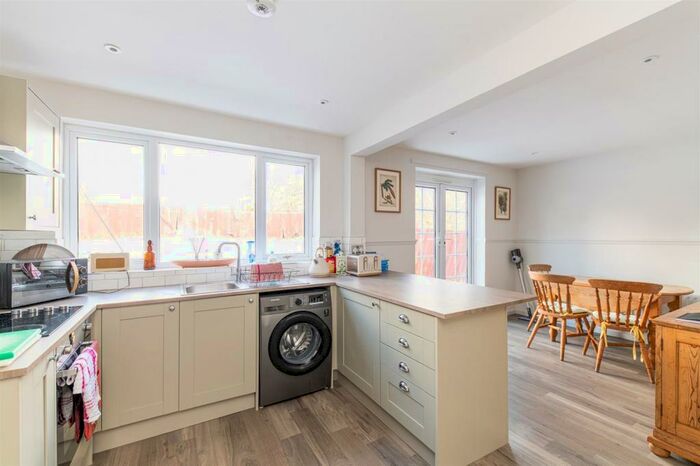 3 Bedroom Semi-Detached House To Rent In White-Le-Head Gardens, Tantobie, Stanley, DH9