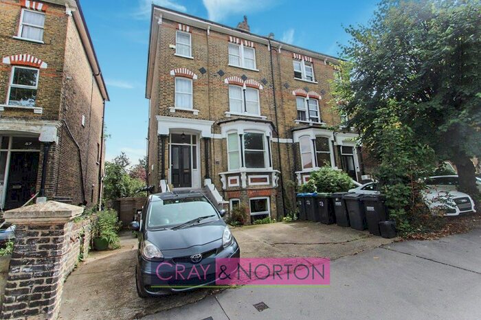 3 Bedroom Flat To Rent In Canning Road, East Croydon, CR0