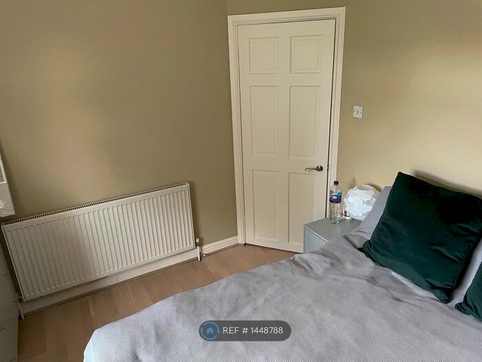 3 Bedroom Terraced House To Rent In Braybrook Street, London, W12