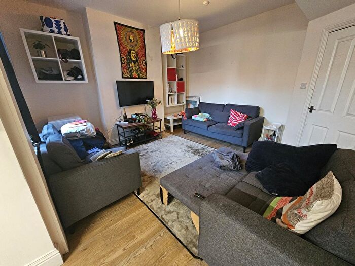 5 Bedroom Semi Detached House To Rent In Norwood Terrace, Leeds, LS6