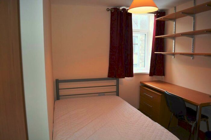 8 Bedroom Terraced House To Rent In Flora Street, Cathays, CF24