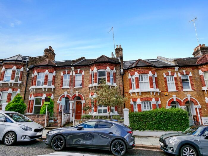 2 Bedroom Flat To Rent In Goodrich Road, East Dulwich, London, SE22