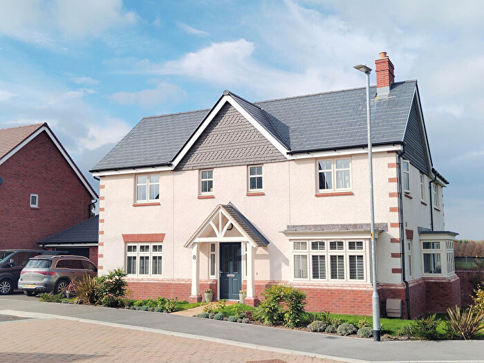 5 Bedroom Detached House For Sale In Vulcan Drive, Upavon, SN9