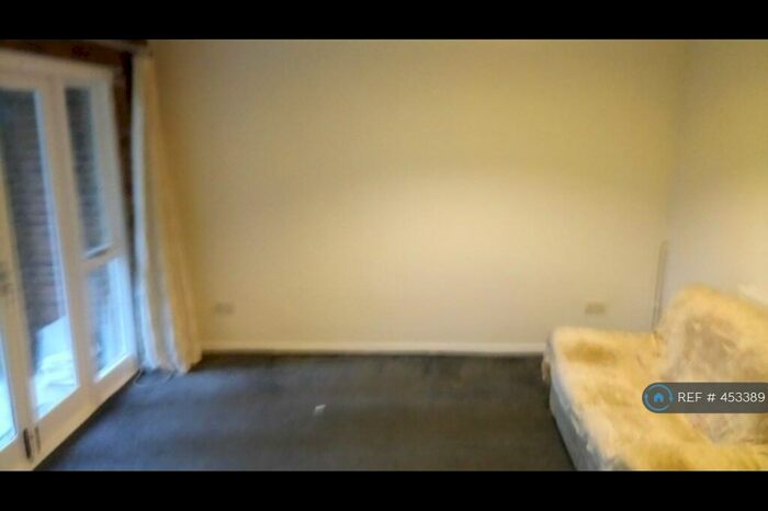 1 Bedroom Flat To Rent In Downley, High Wycombe, HP13