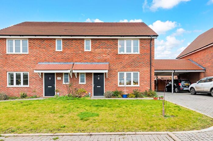 3 Bedroom Semi Detached House To Rent In Poplar Avenue, Fordham, CB7