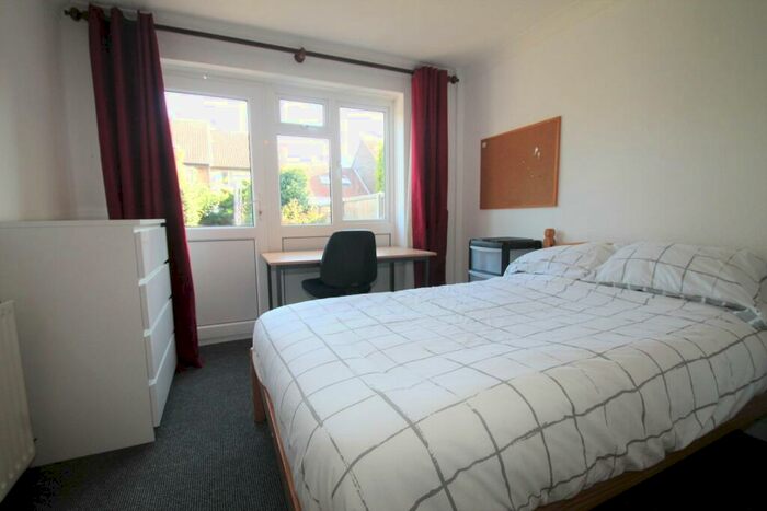 4 Bedroom Semi-Detached House To Rent In Bramshaw Road, Canterbury, CT2