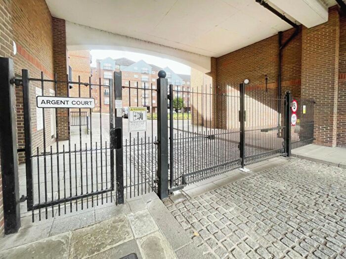 2 Bedroom Flat To Rent In Argent Street, Grays, RM17