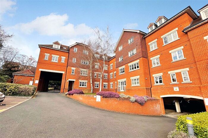 2 Bedroom Flat To Rent In Heathside Road, Woking, Surrey, GU22