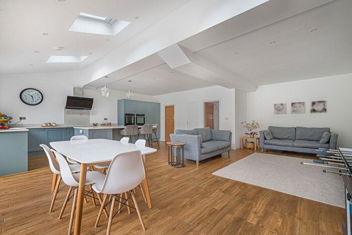 4 Bedroom Semi Detached House For Sale In Ballards Way, South Croydon, CR2