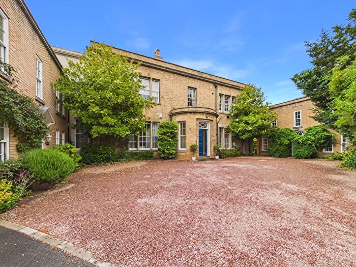 2 Bedroom Flat For Sale In Henwick House, Tollhouse Drive, Worcester, Worcestershire, WR2