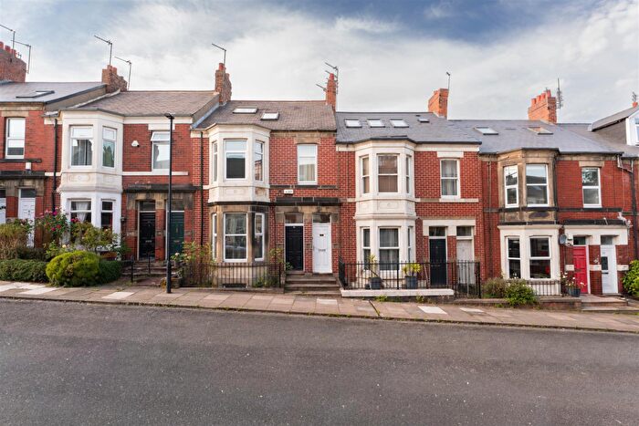 4 Bedroom Flat For Sale In Wolseley Gardens, Jesmond, Newcastle Upon Tyne, NE2