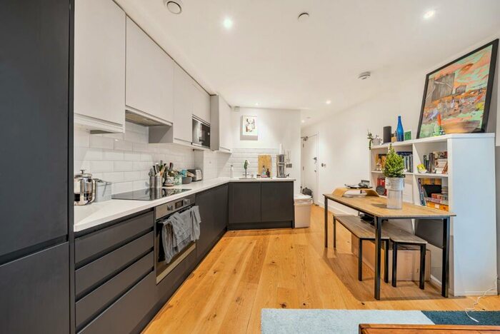 2 Bedroom Flat To Rent In Deptford Broadway, London, Greater London, SE8