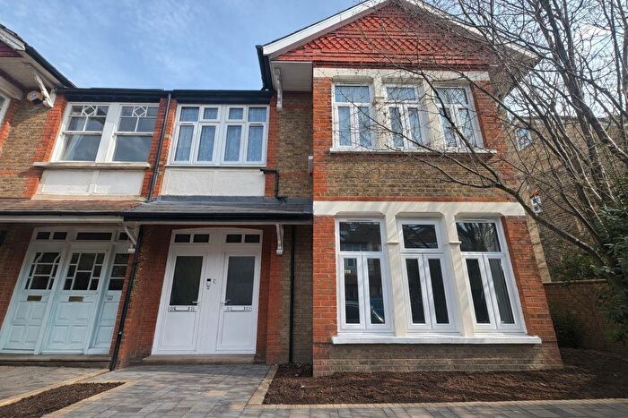 2 Bedroom Flat To Rent In Kingsley Avenue, London, W13