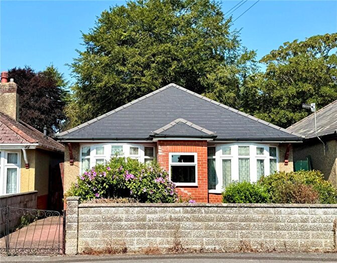 3 Bedroom Bungalow For Sale In Harper Road, Salisbury, Wiltshire, SP2