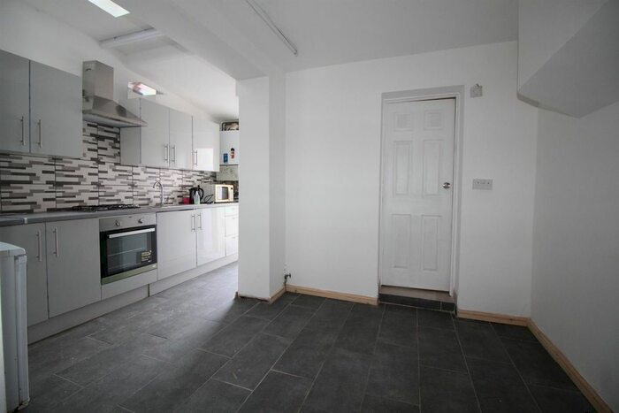 4 Bedroom Terraced House To Rent In Cornwallis Avenue, London N9