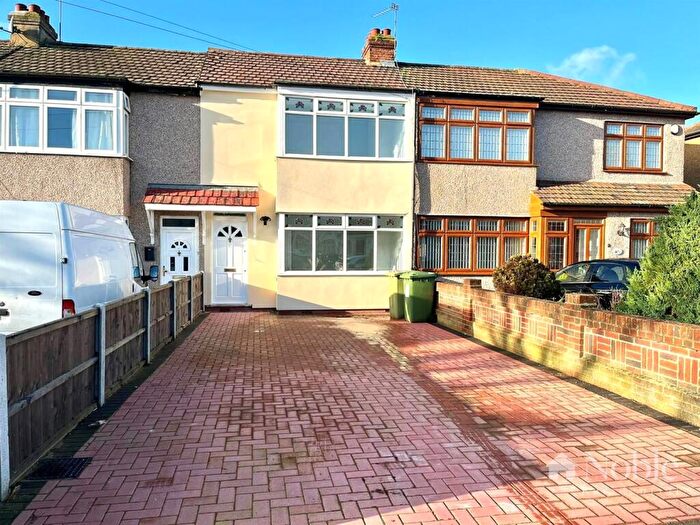 3 Bedroom Terraced House To Rent In Laburnum Avenue, Hornchurch, RM12