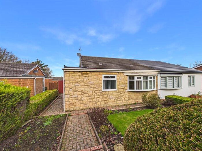 2 Bedroom Semi Detached House For Sale In Harleston Way, Windy Nook, Gateshead, NE10