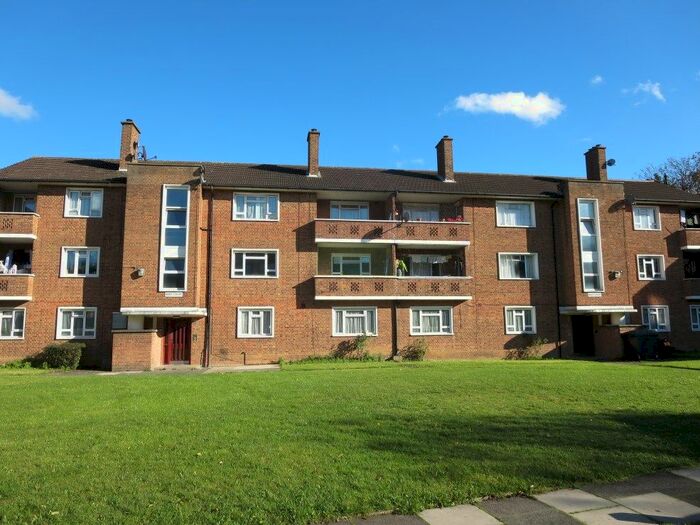 1 Bedroom Flat To Rent In Flat Moot Court, Fryent Way, Kingsbury, London, NW9