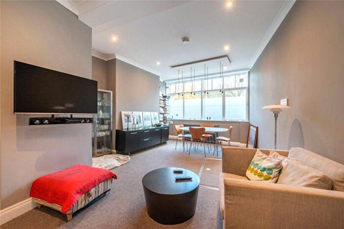 3 Bedroom Terraced House To Rent In Central Street, Clerkenwell, EC1V