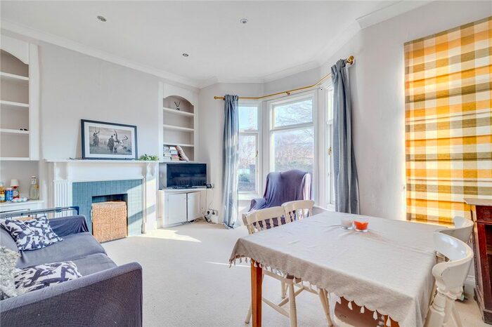 3 Bedroom Flat To Rent In Townmead Road, London, SW6