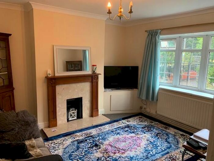 3 Bedroom End Of Terrace House To Rent In Coplow Cottages, Coplow Street, Ladywood, Birmingham, B16