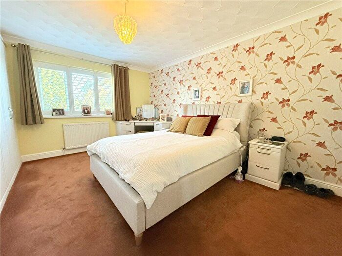 3 Bedroom Bungalow For Sale In Jaywick Lane, Clacton-on-Sea, Essex, CO15