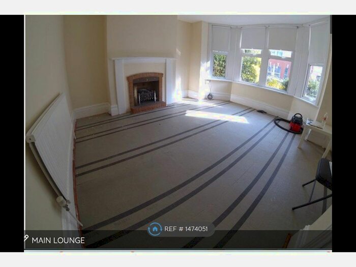 2 Bedroom Flat To Rent In Winton Avenue, Westcliff-On-Sea, SS0
