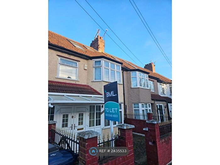 3 Bedroom Terraced House To Rent In Boyne Avenue, London, NW4