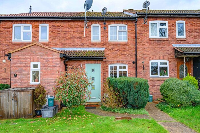 2 Bedroom Terraced House For Sale In Runcie Close, St. Albans, AL4