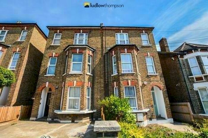2 Bedroom Flat To Rent In Faversham Road, London, SE6