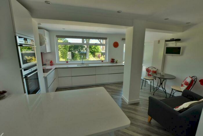 4 Bedroom Detached House For Sale In Upton Way, Broadstone, Dorset, BH18