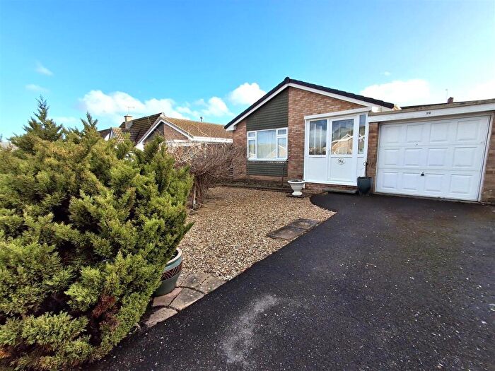 3 Bedroom Detached Bungalow For Sale In Scalwell Park, Seaton, EX12