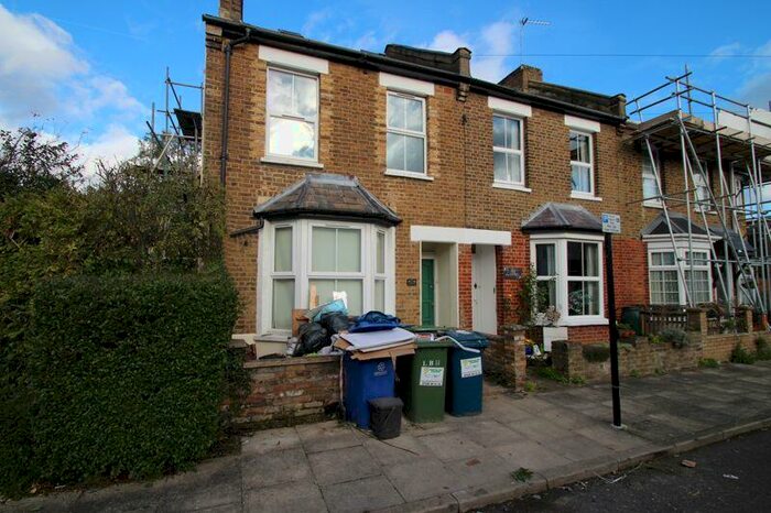 5 Bedroom Cottage To Rent In The Chase, Pinner, HA5