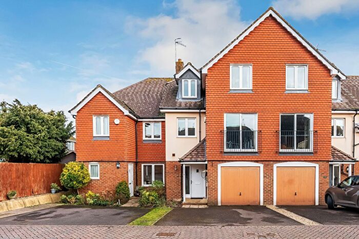 4 Bedroom Property To Rent In Haxted Place, Edenbridge, TN8
